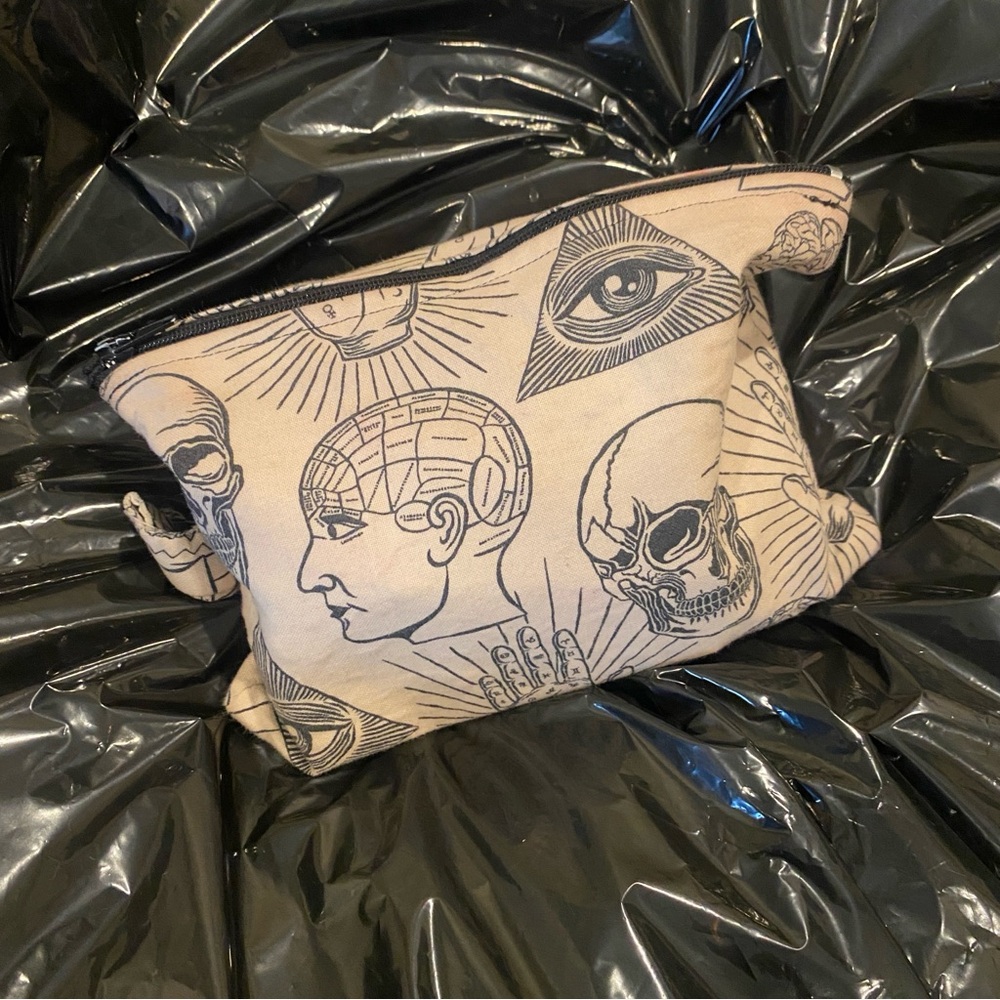 Bag, Skull + Graphic Design Triangle